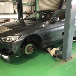 BMWF32428iクーペ タイヤ交換作業❗️青梅市Y様BMWF32428iクーペ
